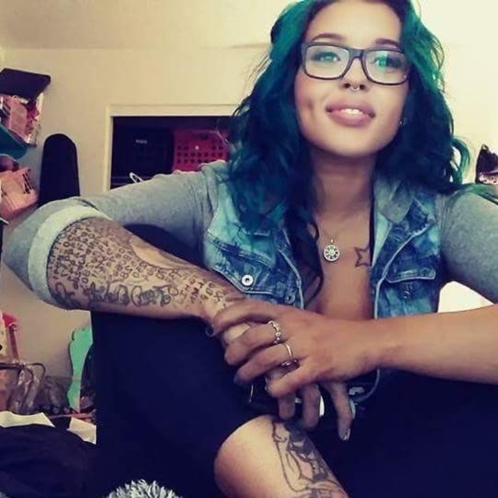 Meet your posher, Courtney.